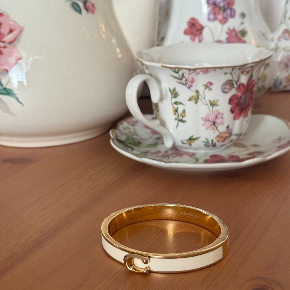 Coach Signature Push Hinged Bangle (Gold/Chalk) - Used Condition